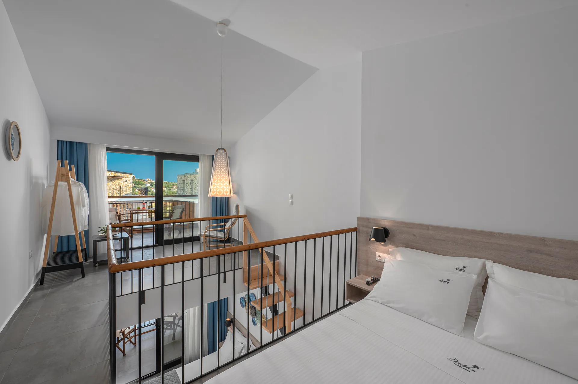 Tiara Holidays - Dandelion Premium Suites - Premier Loft - bedroom 2